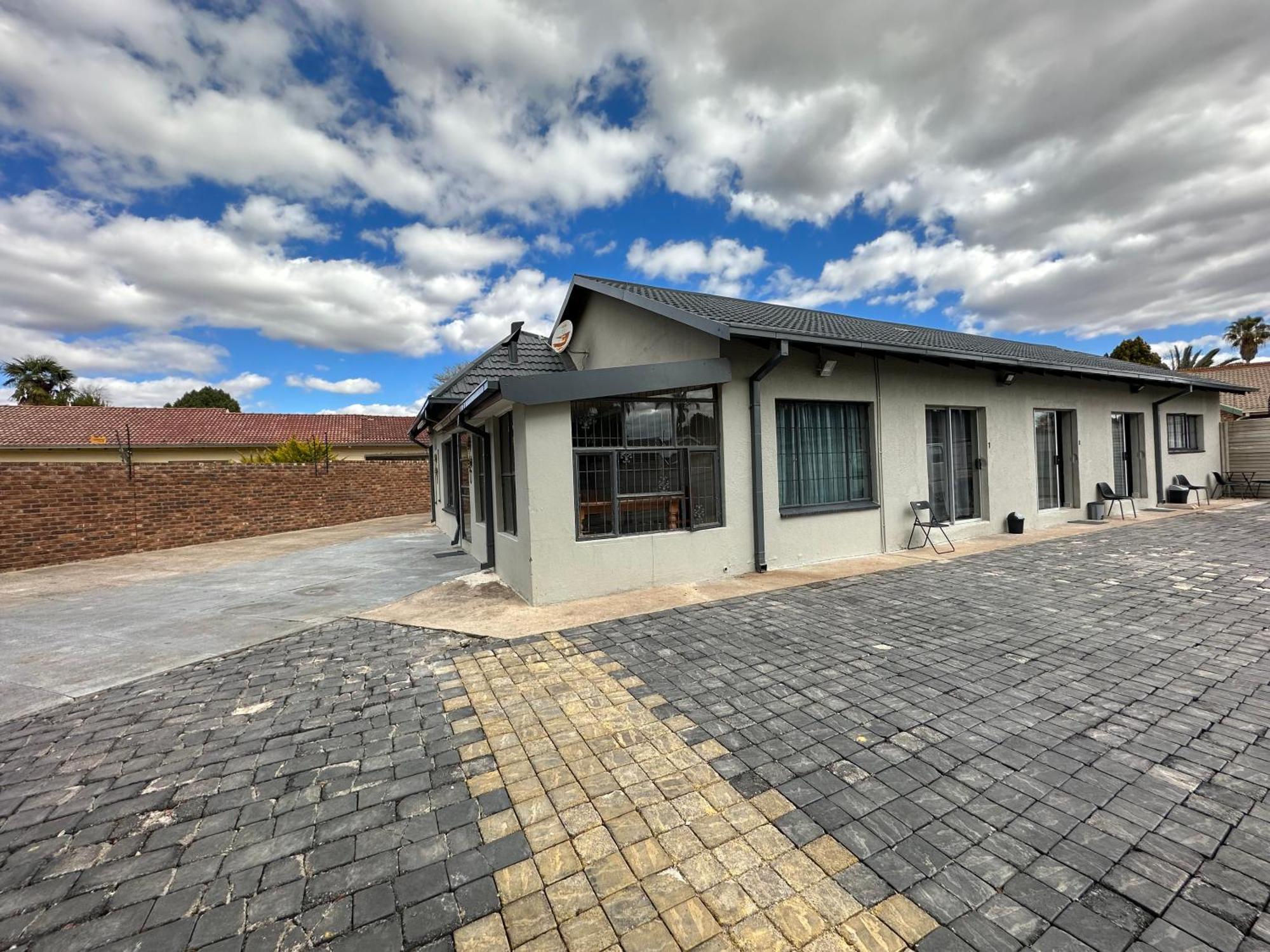 Favour Guest House Polokwane Eksteriør billede