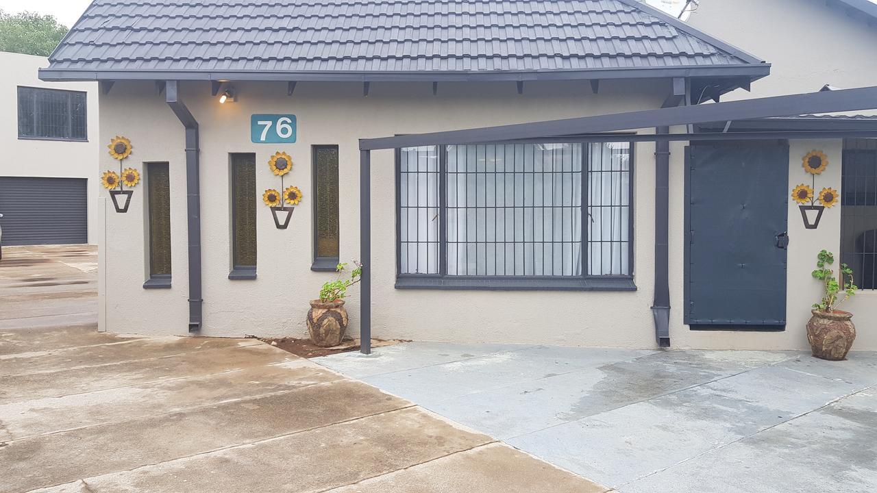 Favour Guest House Polokwane Eksteriør billede