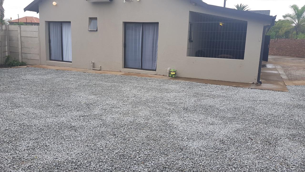 Favour Guest House Polokwane Eksteriør billede